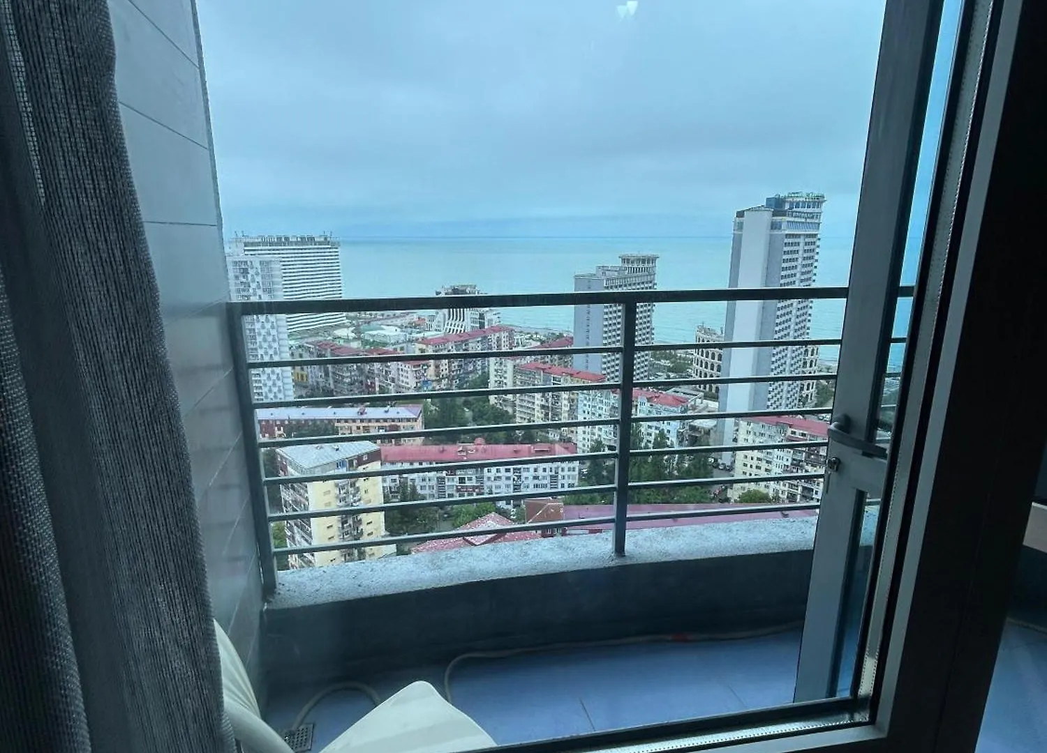 Modern Apartment With Sea And Mountain Views Batumi Gruzja